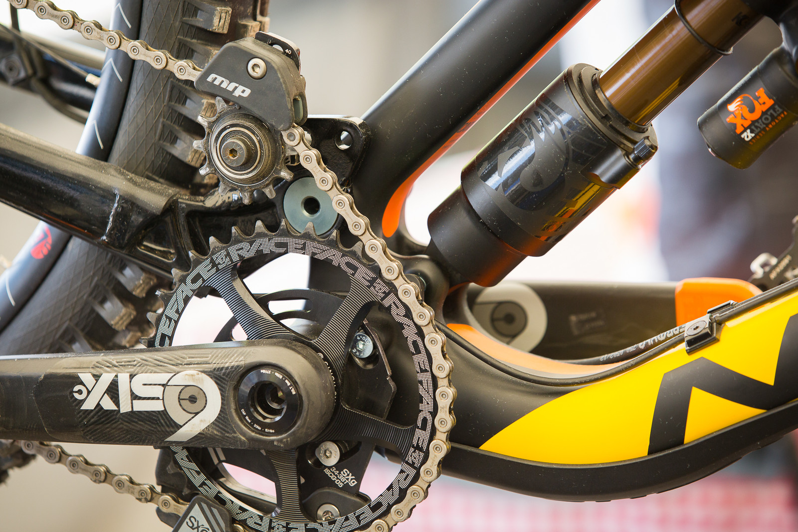 Sam Blenkinsop's Norco Aurum with Idler Pulley PIT BITS Lenzerheide