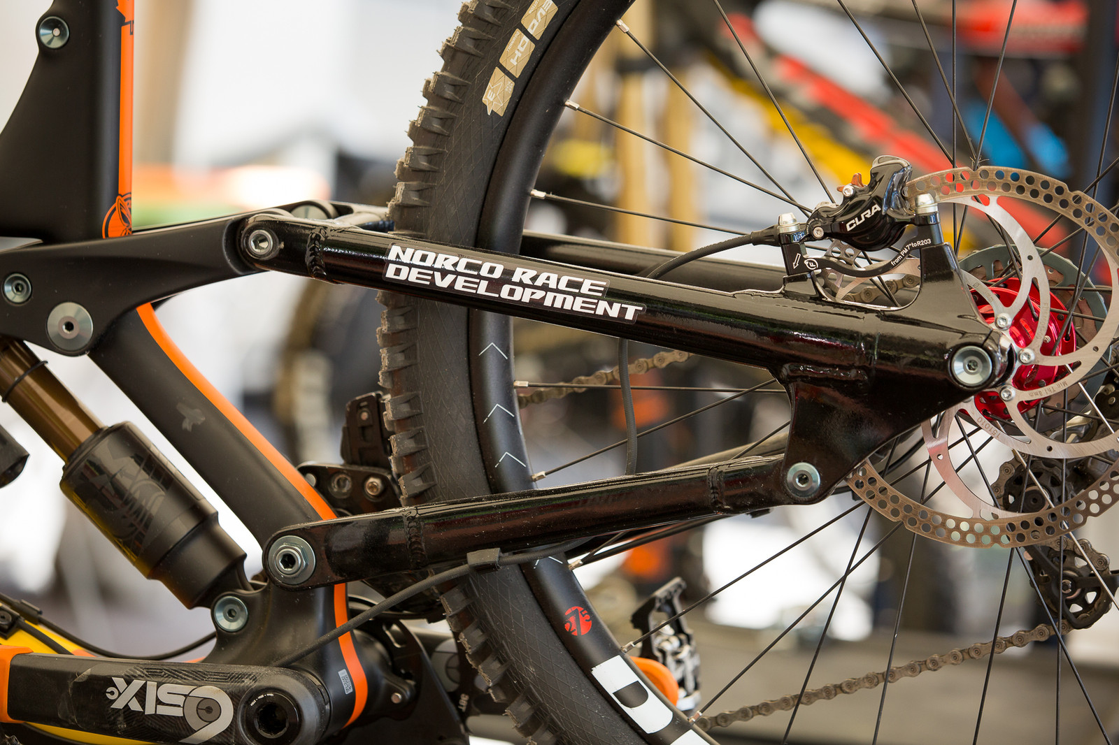 Sam Blenkinsop's Norco Aurum with Idler Pulley PIT BITS Lenzerheide