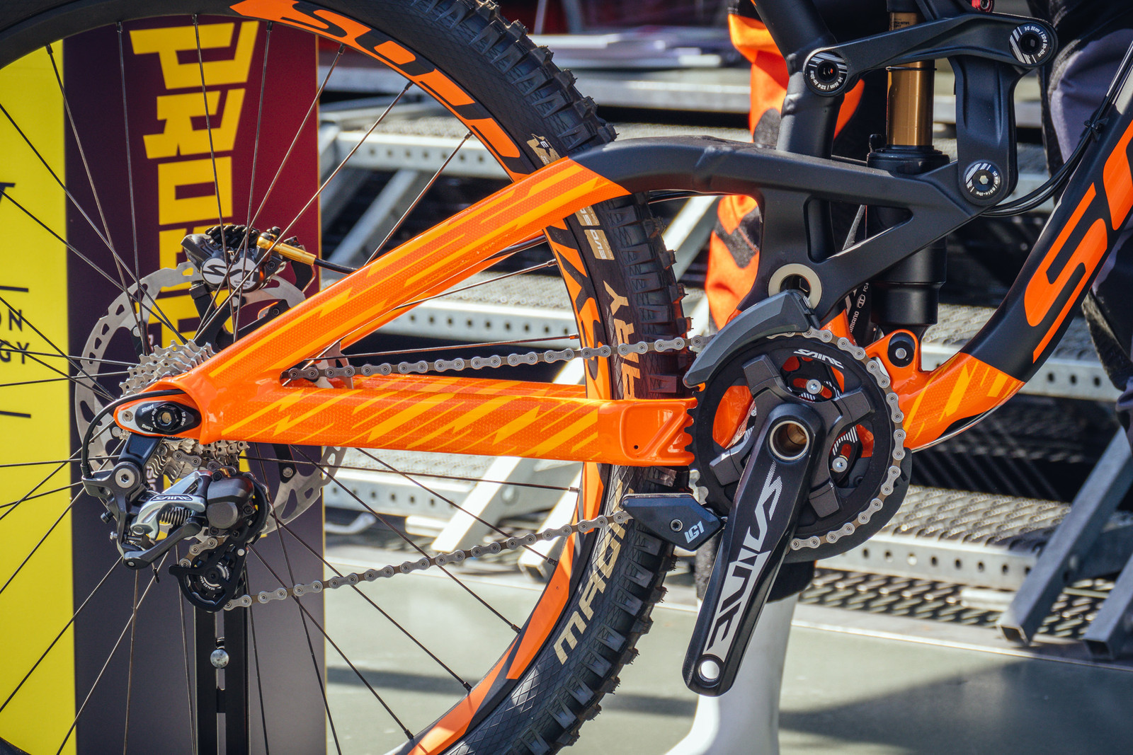 scott downhill bike gambler