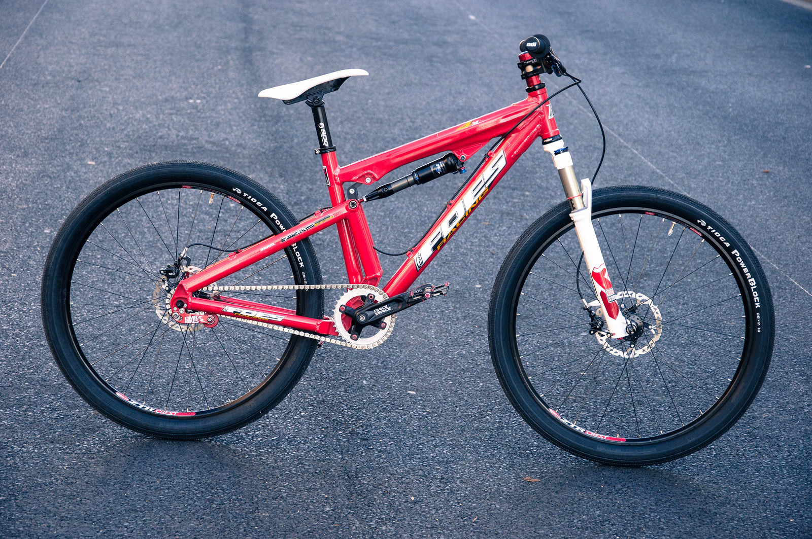 FOES 4X PRO SERIES IRONRIDER #39 s Bike Check Vital MTB