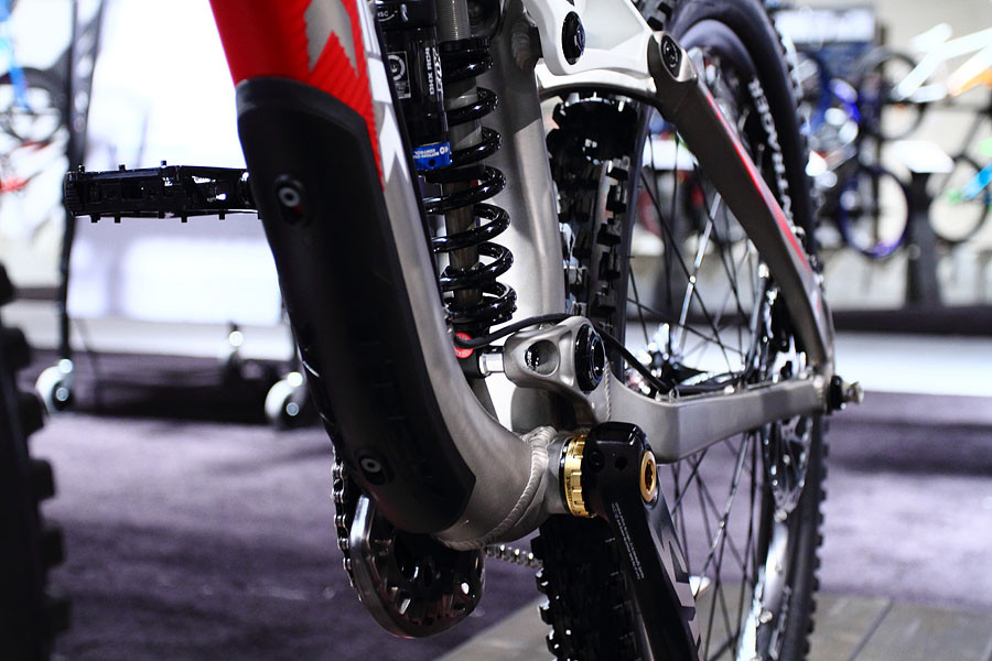 Downtube guard on 2011 Trek Session 88 2011 Trek Session 88 Mountain Biking Pictures Vital MTB