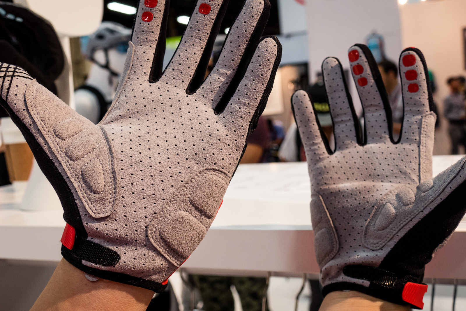 poc mountain bike gloves