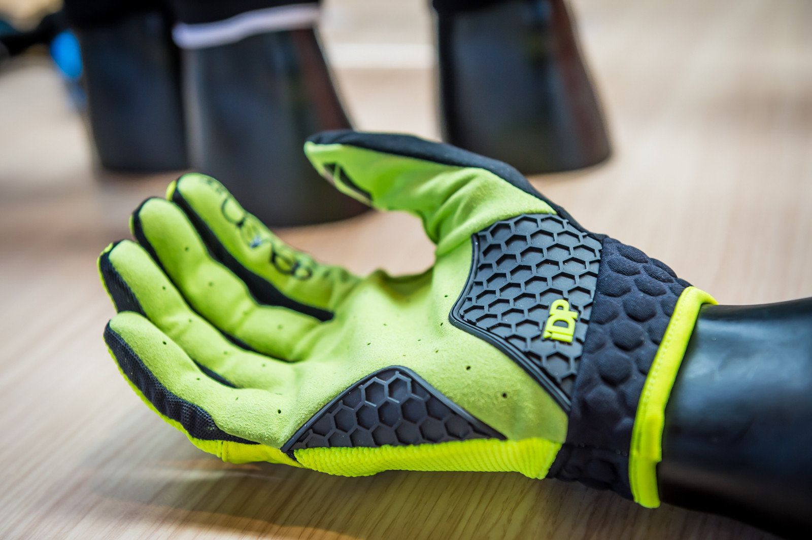 original_7_flex_family_1.jpg - 2016 Mountain Bike Apparel & Protection ...