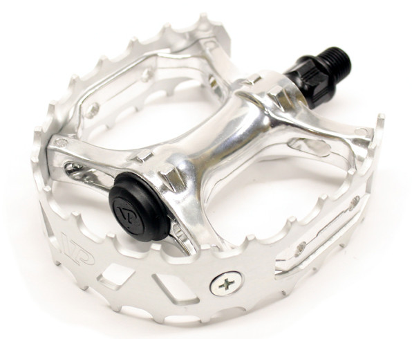 Vp 747 pedals clearance