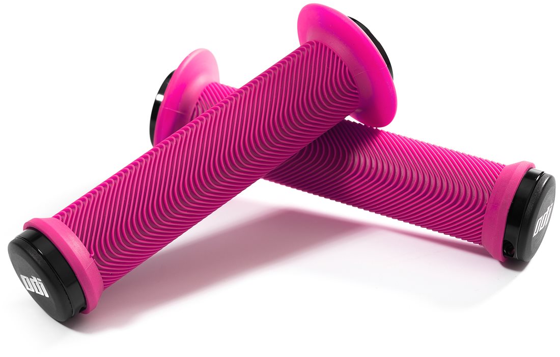 Sensus SwayzeロックオンMTBボーナスパック-黒 : ODI Sensus Swayze Single Ply Grips - 143mm : Bike