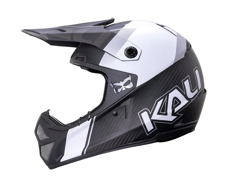https://p.vitalmtb.com/photos/products/18676/photos/42857/s780_Kali_Shiva_2.0_Carbon_helmet_6.jpg?1552688765