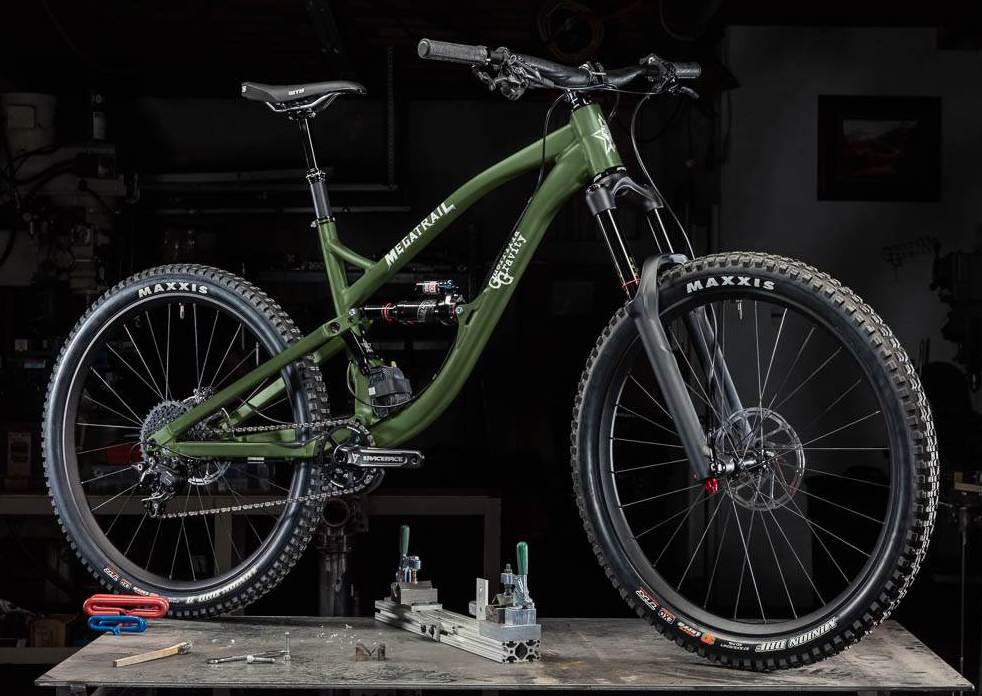 2017 Guerrilla Gravity Megatrail Race Bike Reviews,