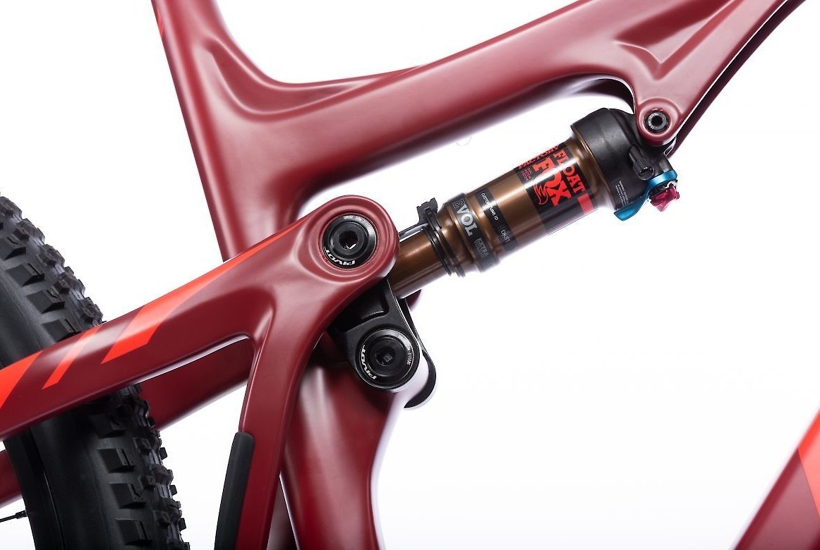 pivot trail 429 race xt