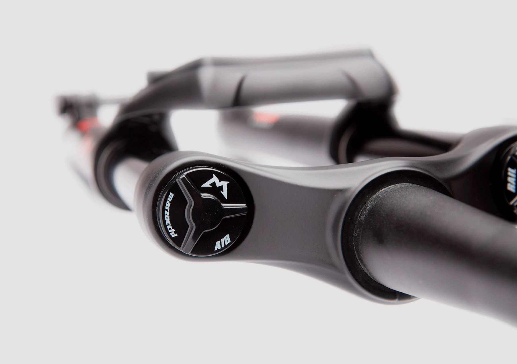 marzocchi マルゾッキ　ボンバーZ2 29 Marzocchi Bomber Z2: Mountain Bike Suspension Fork for Trail