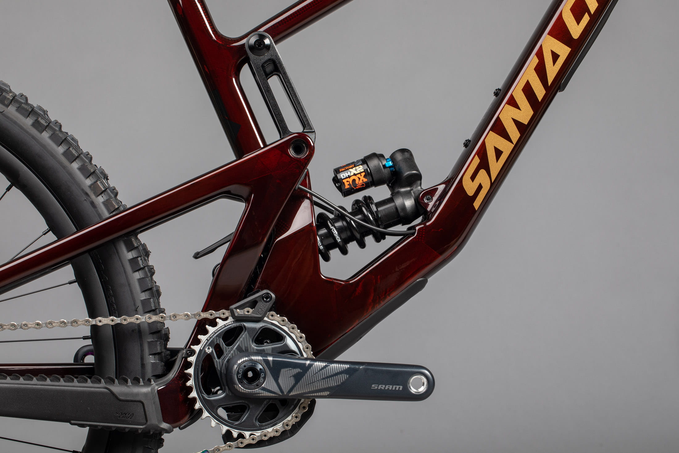 santa-cruz-nomad-carbon-cc-x01