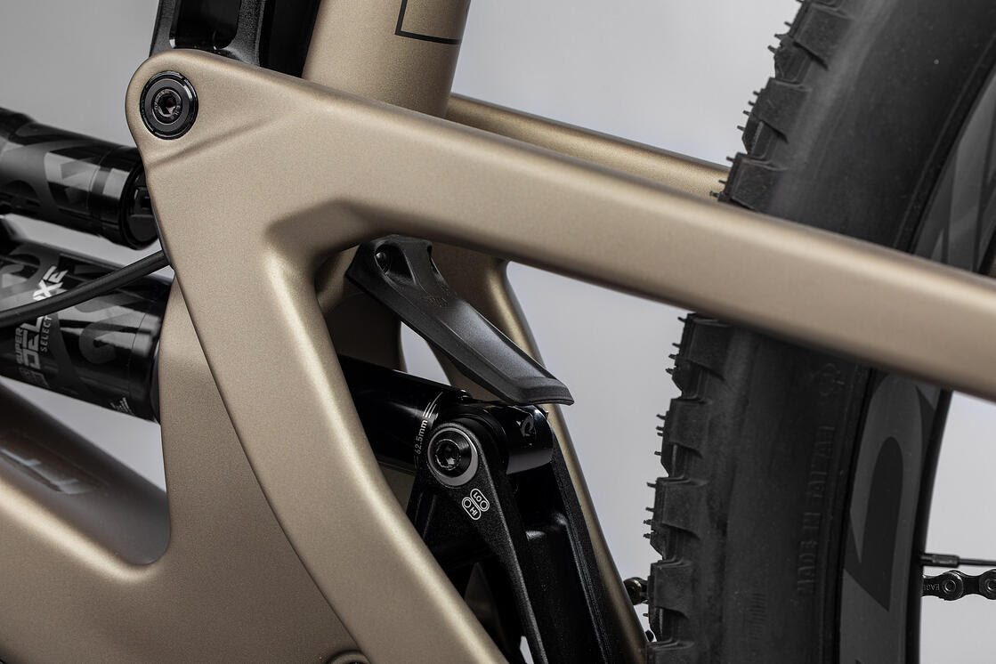 2023 Santa Cruz Megatower GX AXS Air Carbon C Bike - Reviews