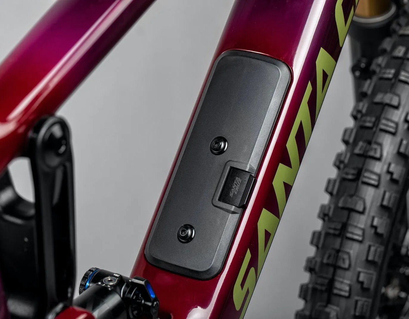 2023 Santa Cruz Hightower S Carbon C Bike - Reviews, Comparisons