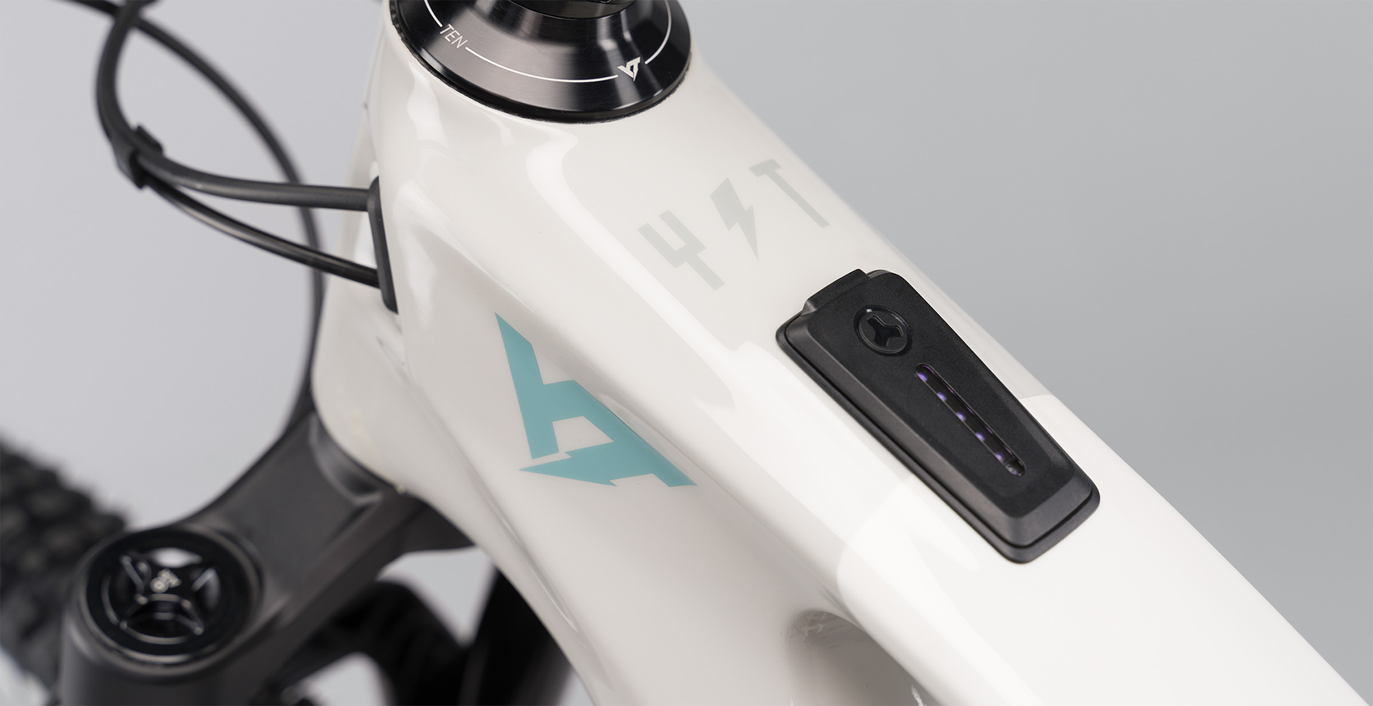 新品未開封 X-FACTOR 2 \"Deluxe'' Yo-Sea IO Jetson TX2 NX Industrial Box PC - DSBOX-TX2NX | Forecr