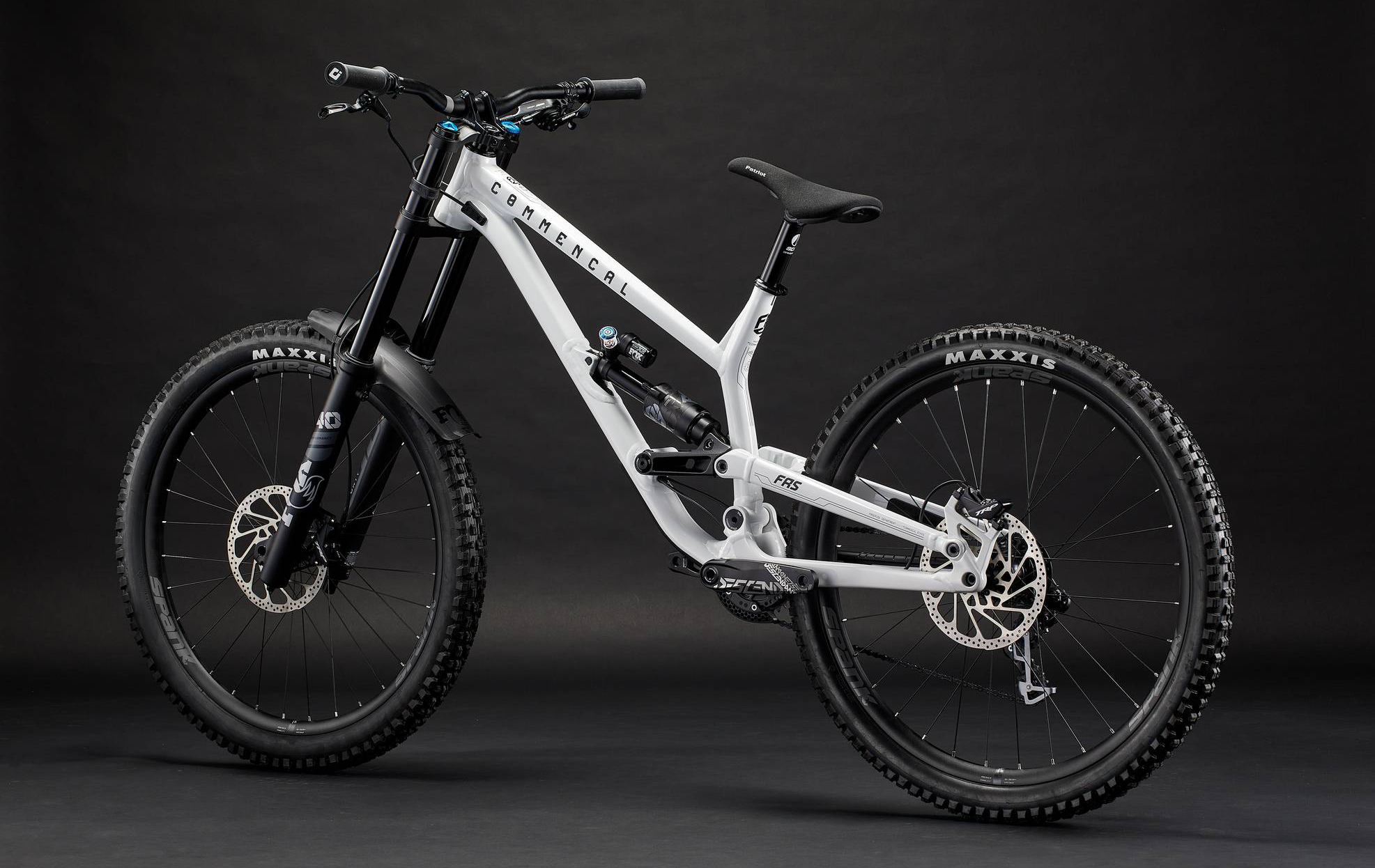 2025 Commencal FRS Essential Bike - Reviews, Comparisons, Specs