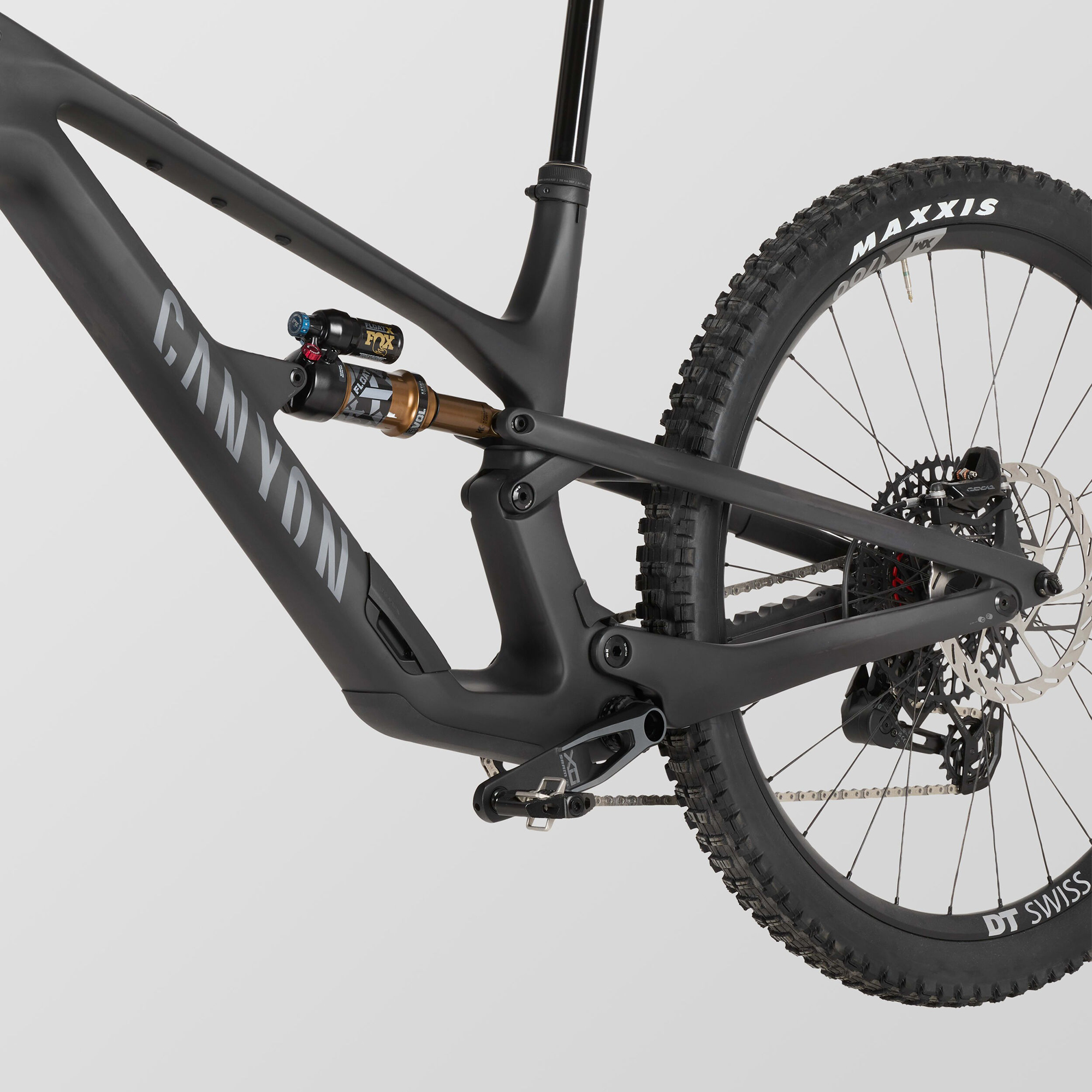 2025 Canyon Spectral CF 9 Bike - Reviews, Comparisons, Specs