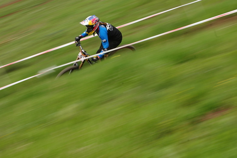 Jill on her way to the overall victory at the SolVista Triple DHip event in 2011. - Photo by gordo