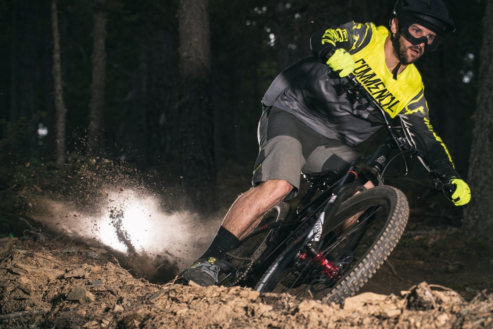 Commencal Introduces Two New Limited Edition Meta AM V4 Models