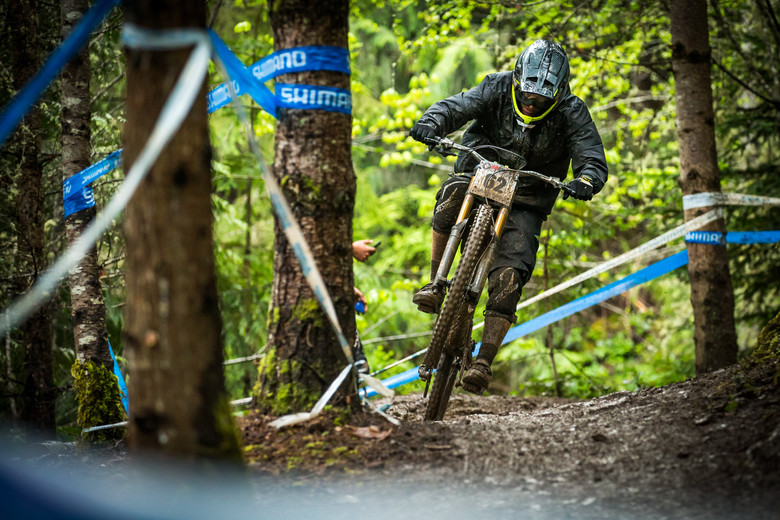 Now that is some power. Luca Cometti getting some serious drive. 35th in Elites.