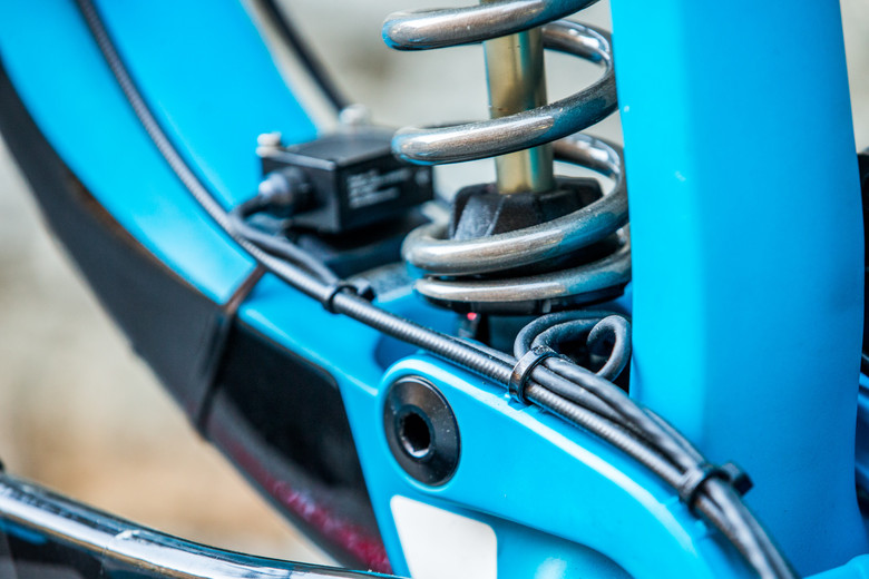 Internal cable routing helps keep the important numbers coursing through the wires out of harms way.