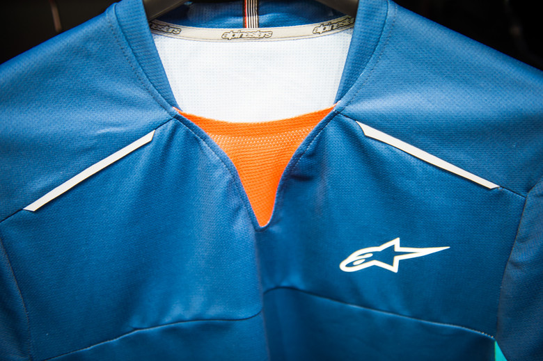alpinestars mountain bike clothing
