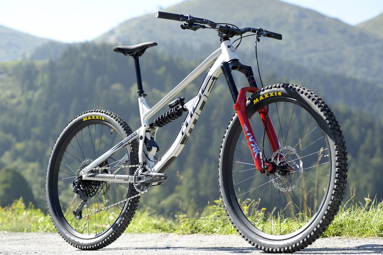 MDE Introduces Brand New Carve and Updates the Damper Mountain Bike
