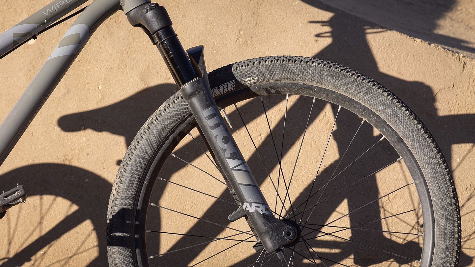 TESTED ARQ Wire DJ Professional Construct Mountain Bikes Function