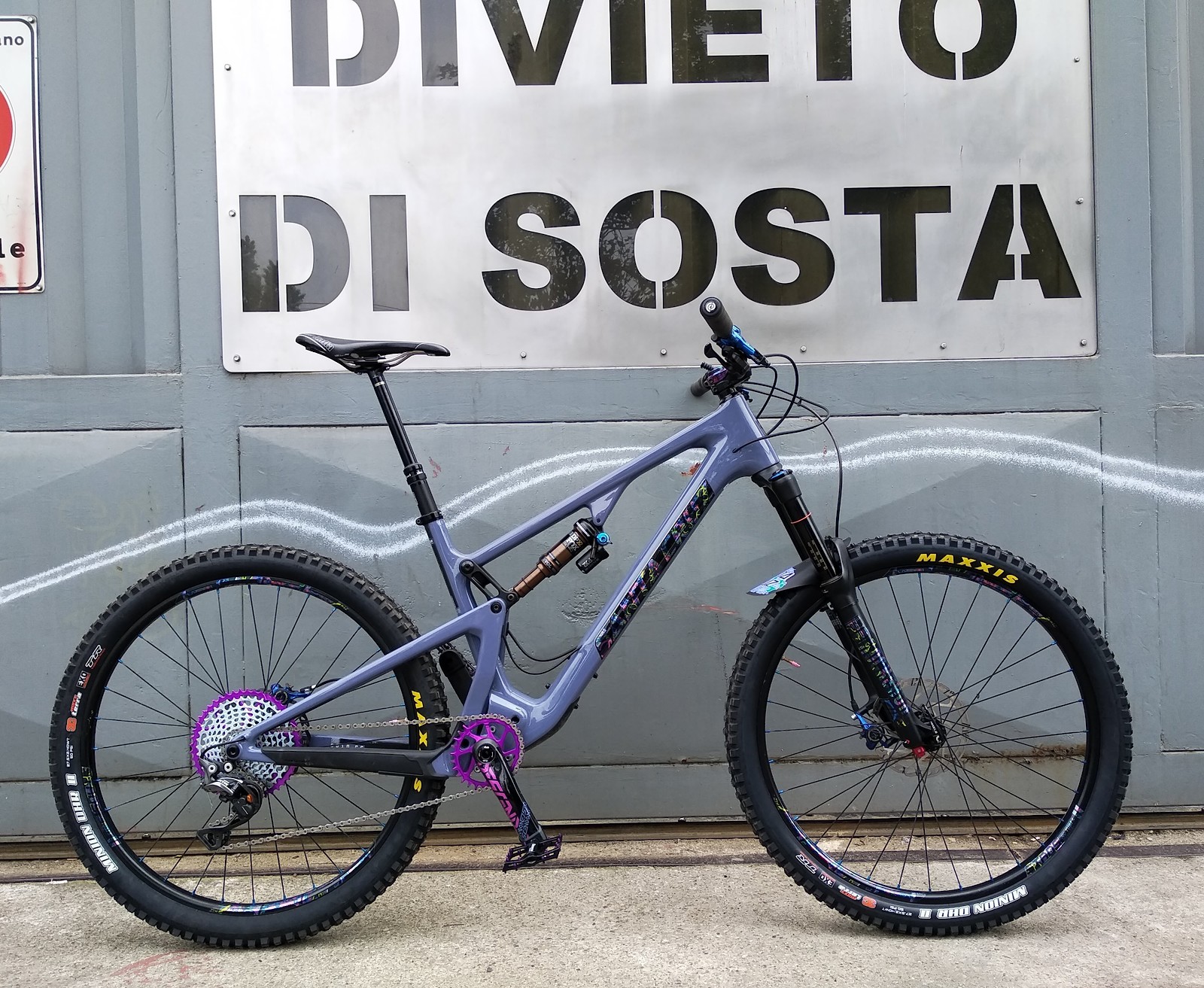Charkha様 The New Santa Cruz 5010 V4 vs. the Old 5010 V3 - Mountain