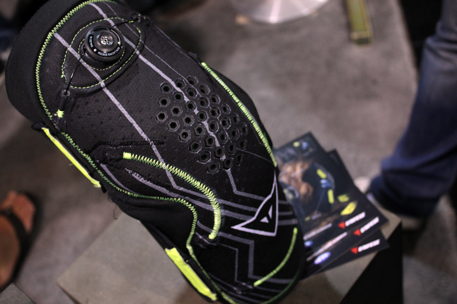 dainese mtb pads
