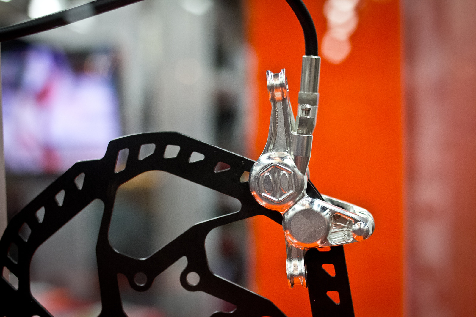 6 piston bike brakes