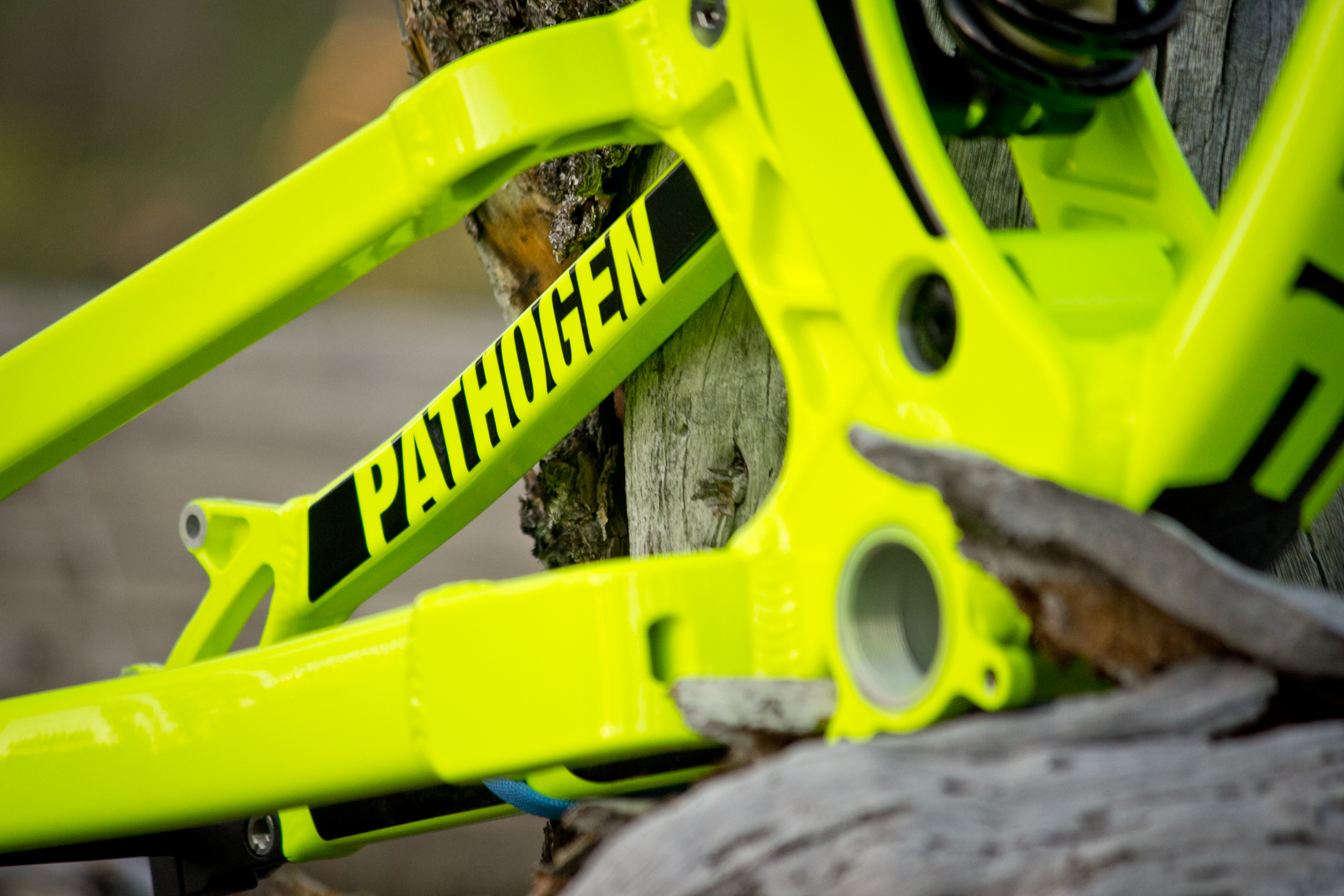 airborne taka downhill bike