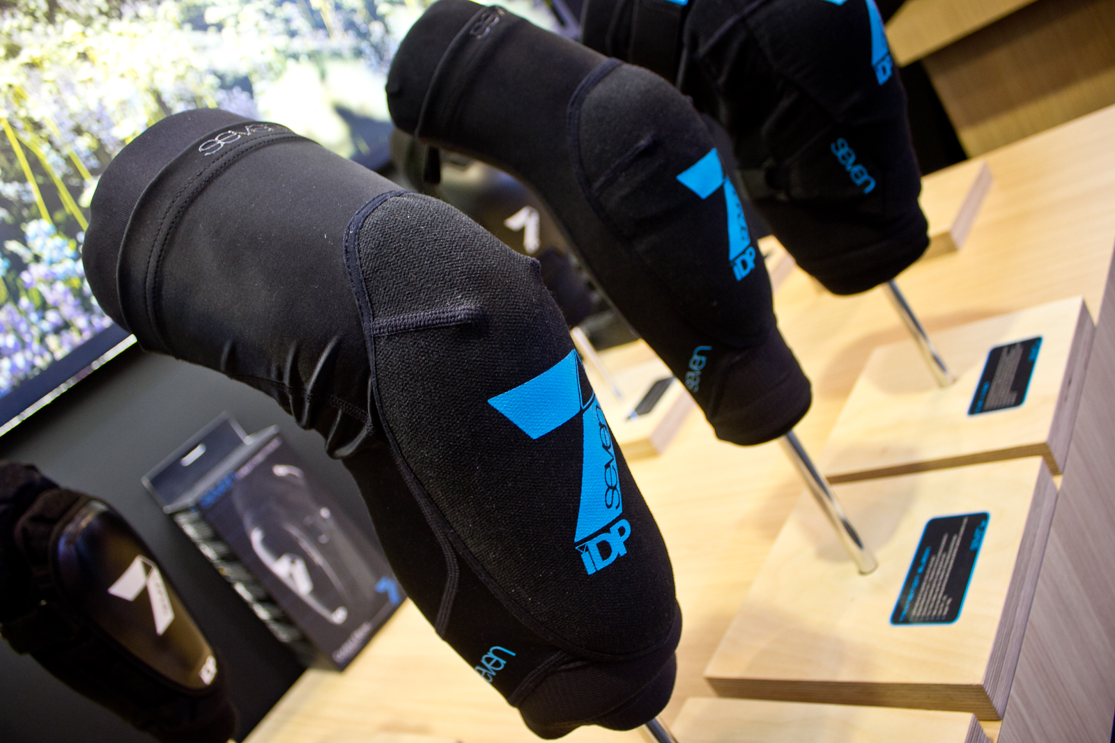 Drag Racing Helmets >> Seven iDP Transition Knee and Elbow Pads - 2015 Mountain Bike Apparel & Protection at Eurobike ... Drag Racing Helmets >> Seven iDP Transition Knee and Elbow Pads - 2015 Mountain Bike Apparel & Protection at Eurobike ...