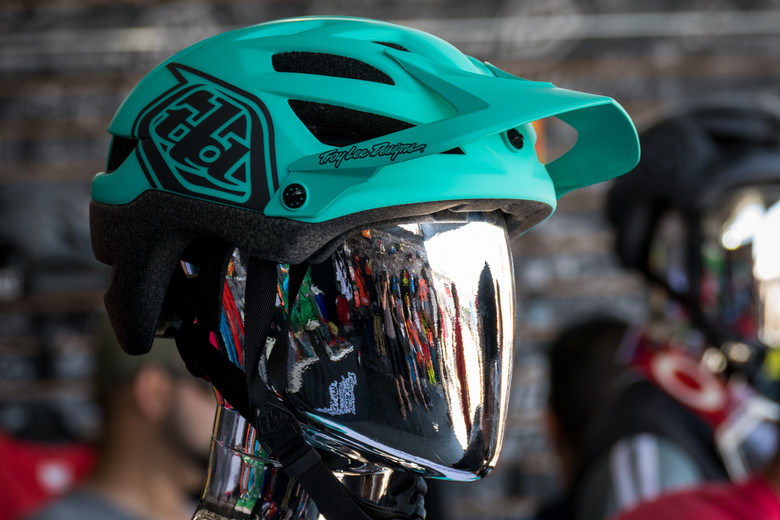 mtb helmet design
