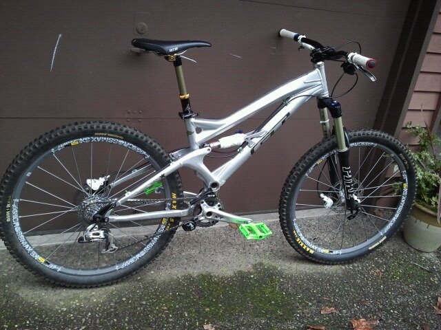 GT Distortion - RainDog's Bike Check - Vital MTB