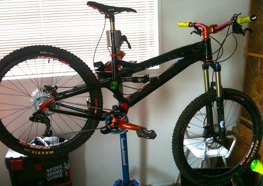 GT DISTORTION 1.0 - LKFILMS's Bike Check - Vital MTB