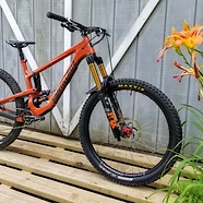 Santa Cruz Nomad V4 -Mechanic/rider/racer 25+ years this is what I built for enduroing against the kids. 30.9lbs.