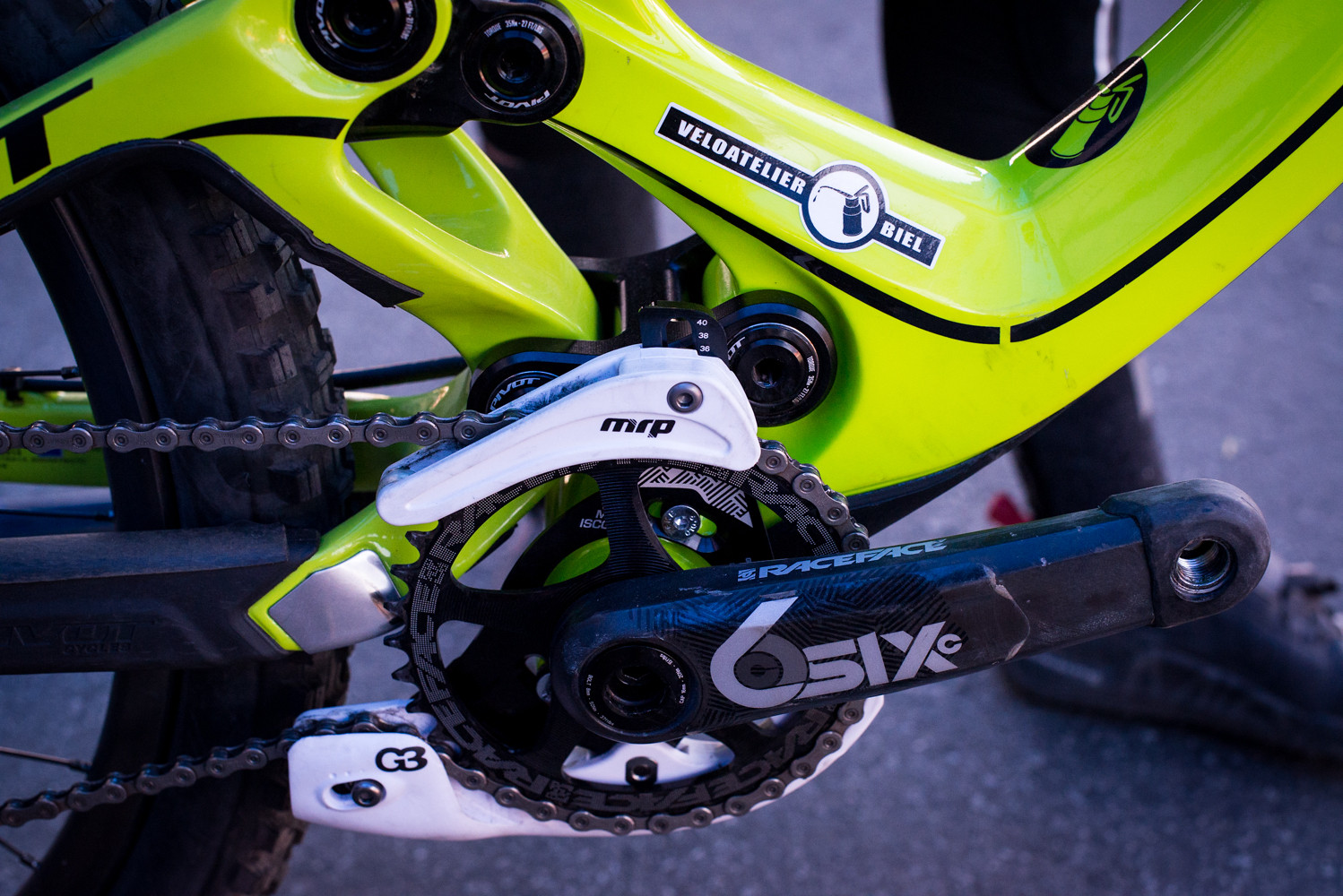 Race face chain guide clearance