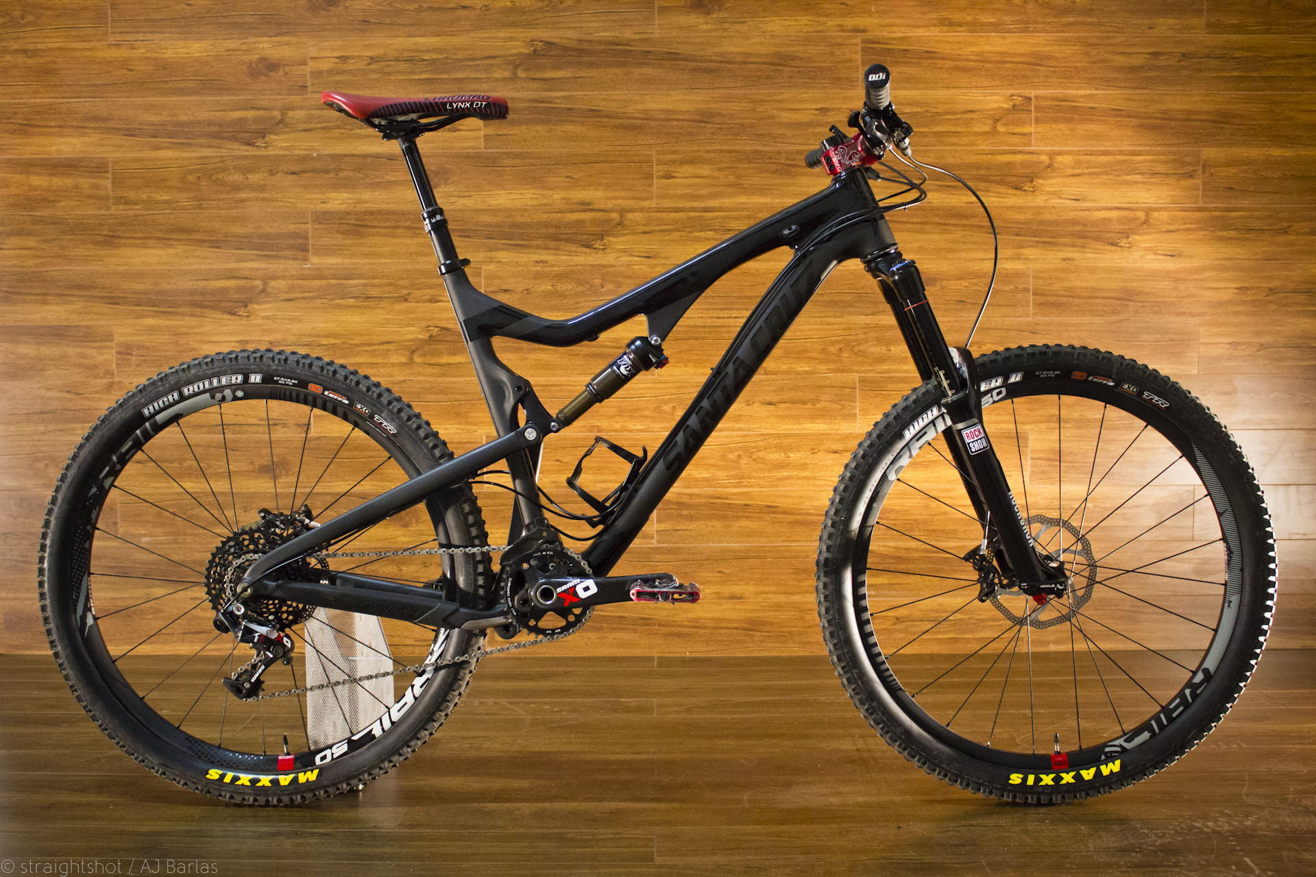 Santa Cruz Bronson Carbon Bronson Darkness Mountain Biking Pictures