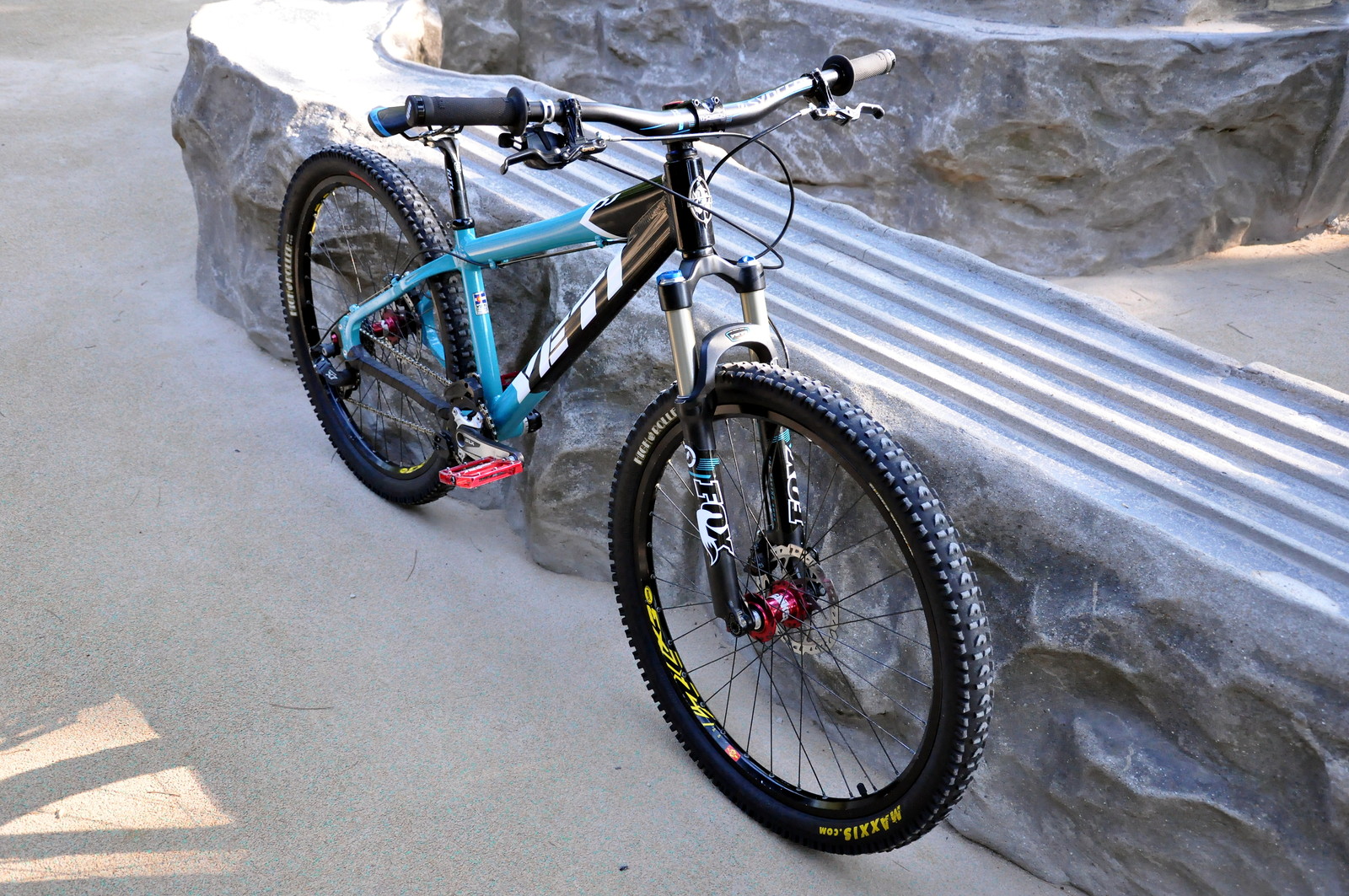 YETI DJ 4X - IRONRIDER's Bike Check - Vital MTB
