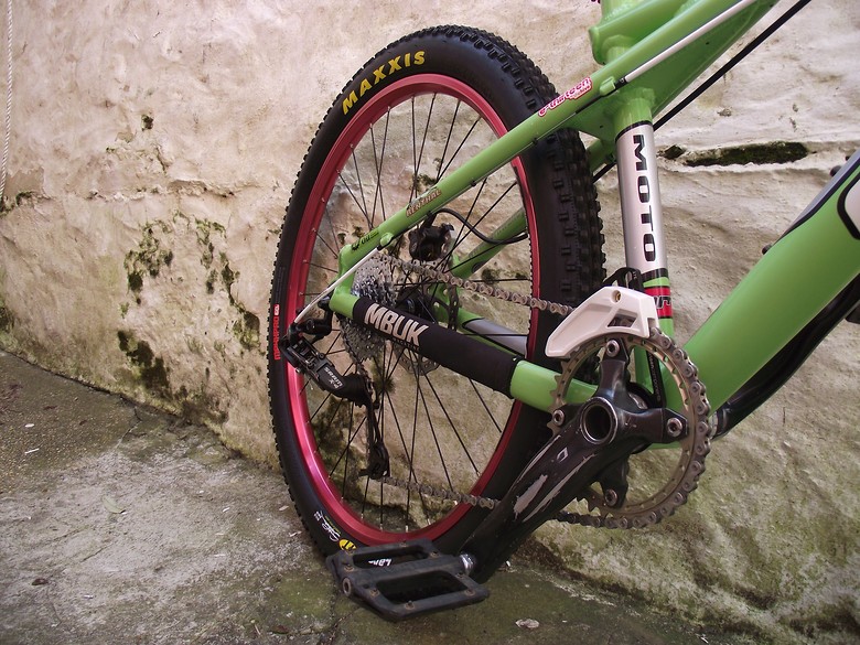 gt moto mountain bike