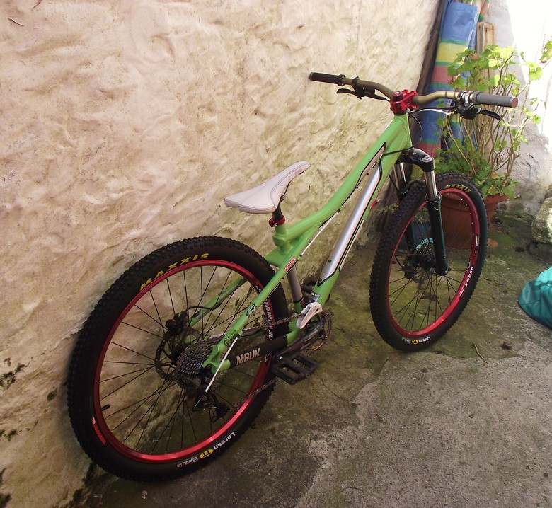 gt moto mountain bike