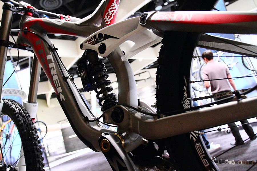 Linkage, nondrive side 2011 Trek Session 88 Mountain Biking Pictures Vital MTB