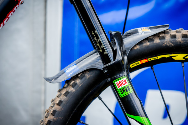 Nukeproof horizon mudguard clearance