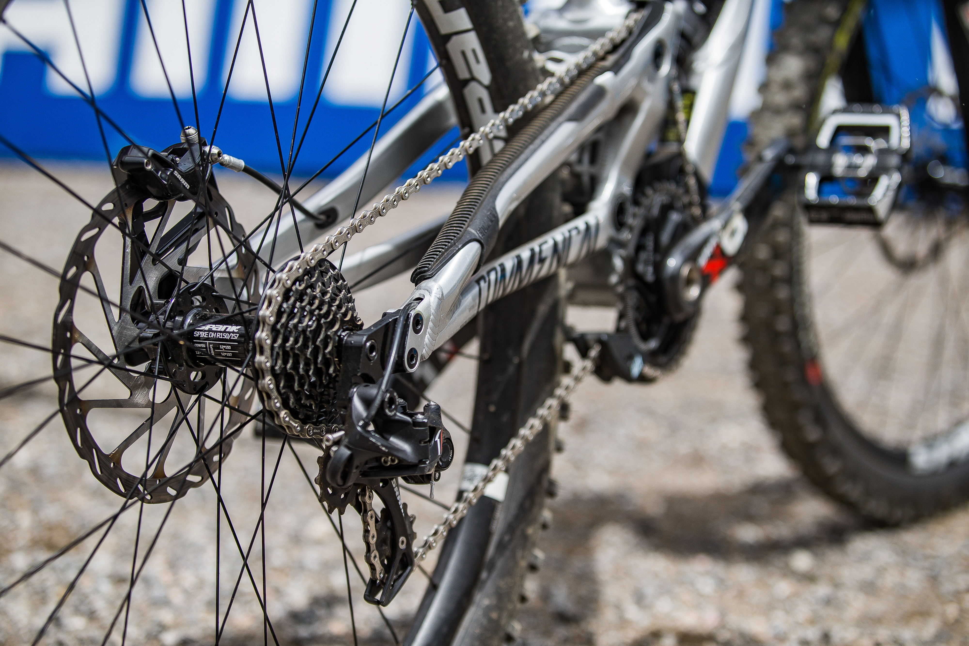 SRAM X0 DH 7speed Drivetrain with Spank Spike DH Wheelset WINNING