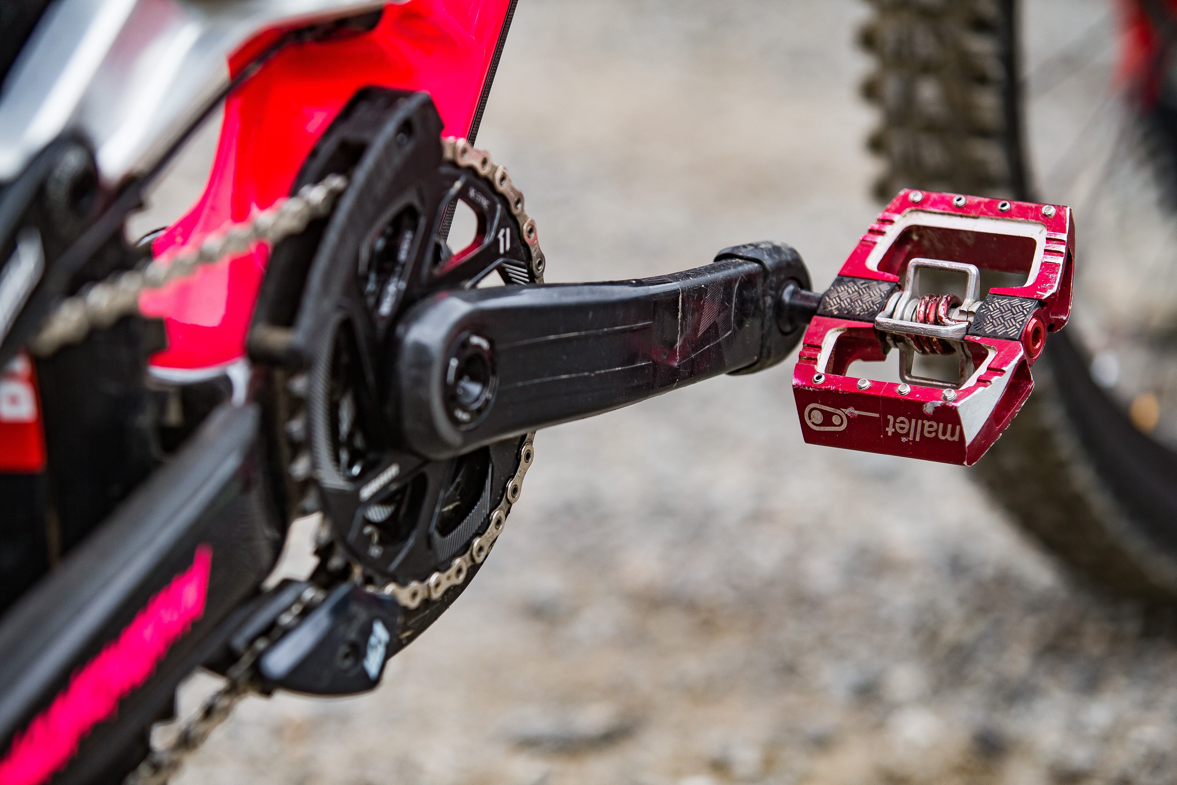 Crank Brothers Mallet DH Pedals WINNING BIKE Finn Iles' Specialized