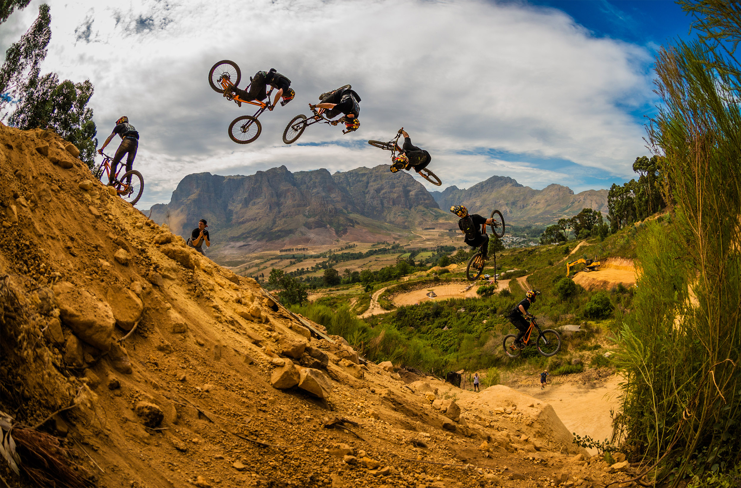 Cash Roll 45 WTF Photos from DarkFest 2018 Mountain Biking Pictures Vital MTB