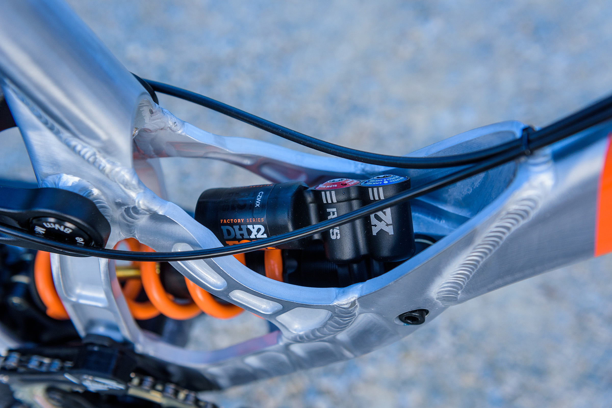 Shock Mount New Banshee Legend 29er Mountain Biking Pictures