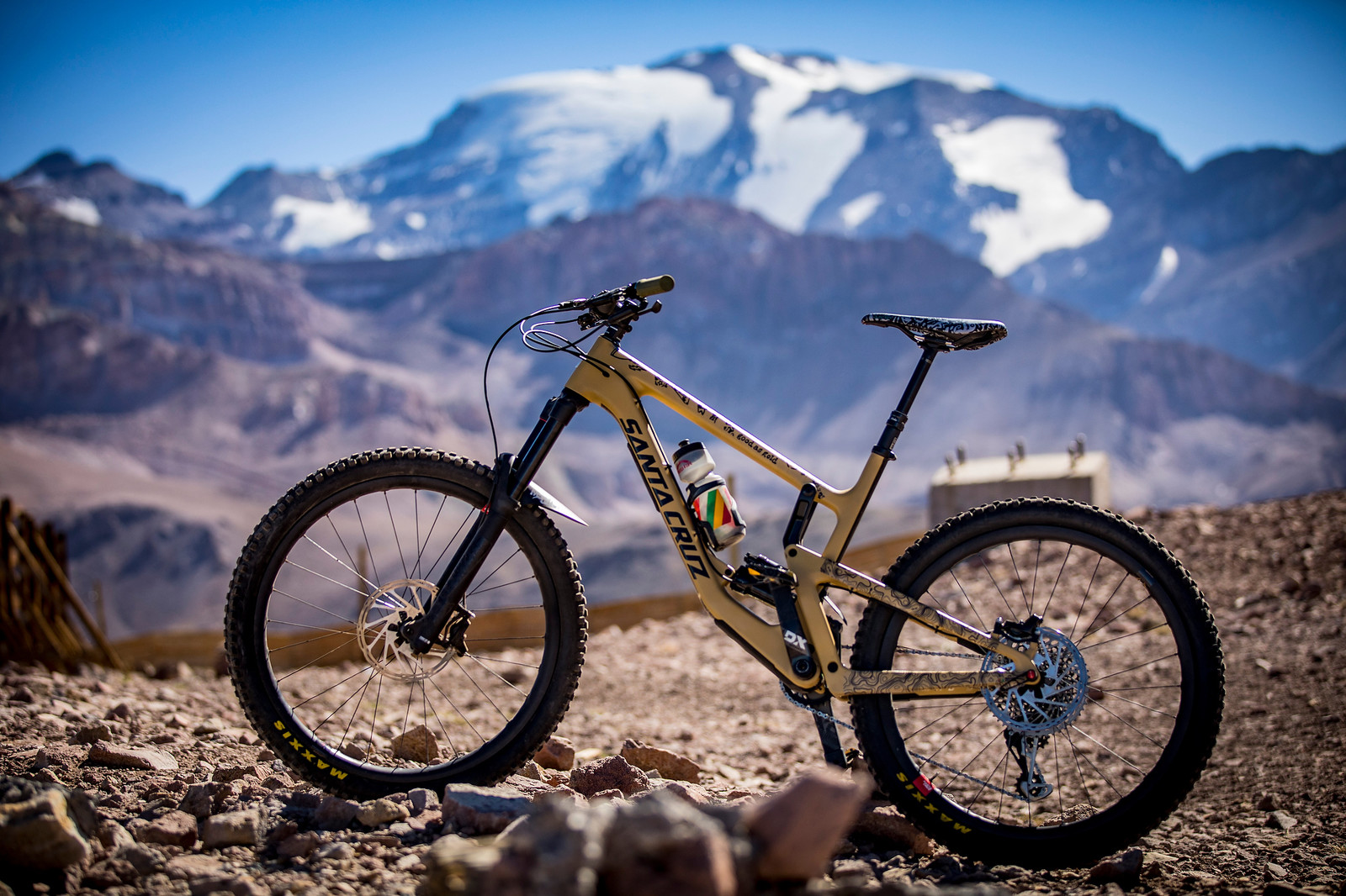 Sven's Santa Cruz Nomad 4 at the 2018 EWS La Parva - PIT ...