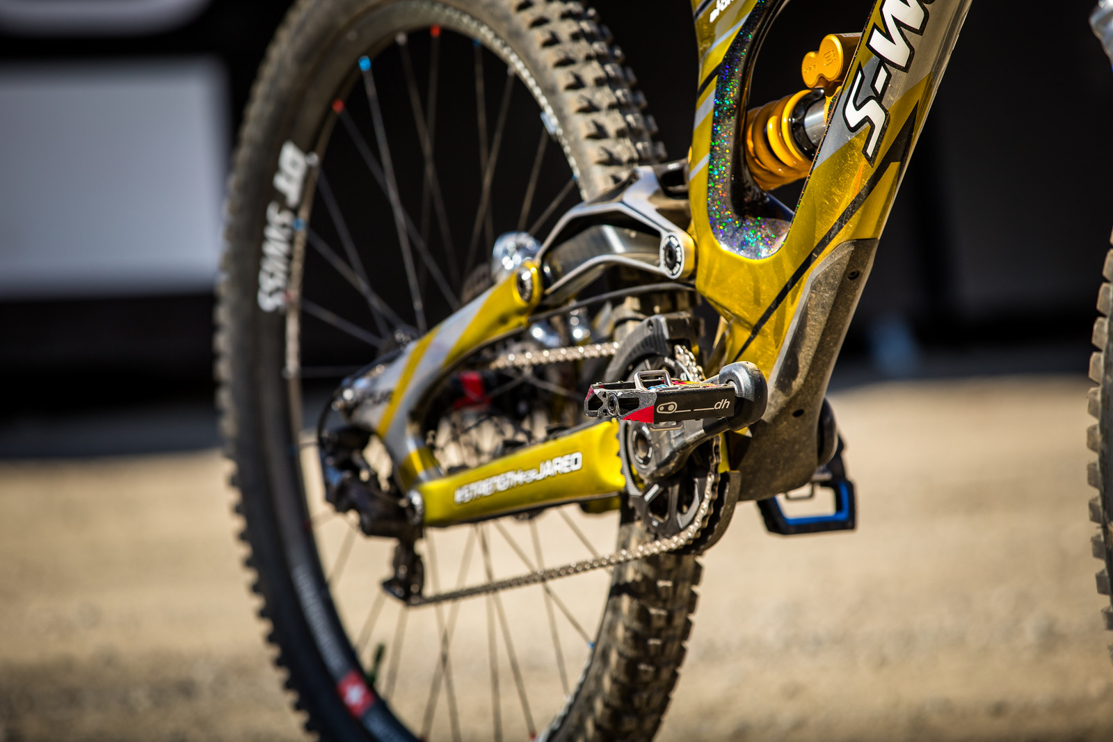 Crank Brothers Mallet DH Pedals WINNING BIKE Loic Bruni's