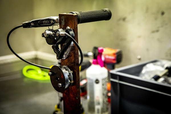 Nigel Reeve S Diy Brake Bedding System Pit Bits 2019 Lenzerheide World Cup Downhill Mountain Biking Pictures Vital Mtb