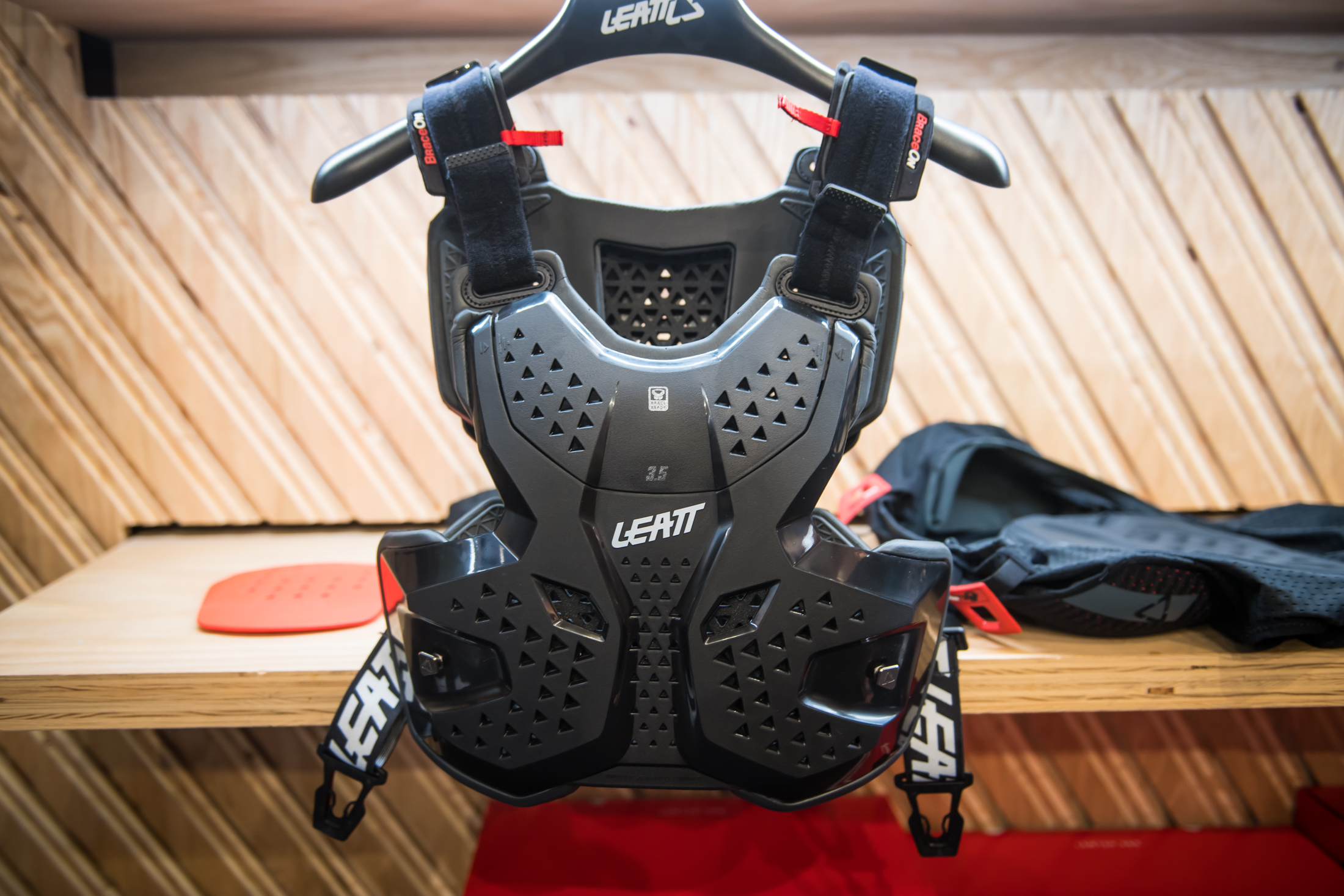 AllNew Leatt Chest Protetor 3.5 PIT BITS 2019 Crankworx Whistler